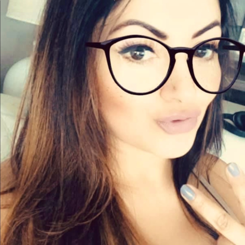 Meet your Posher, Sairy